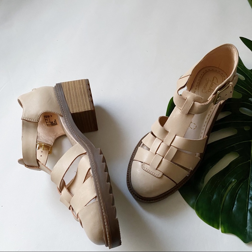 CLARKS | LEATHER | CHUNKY HEEL| FISHERMAN SANDALS